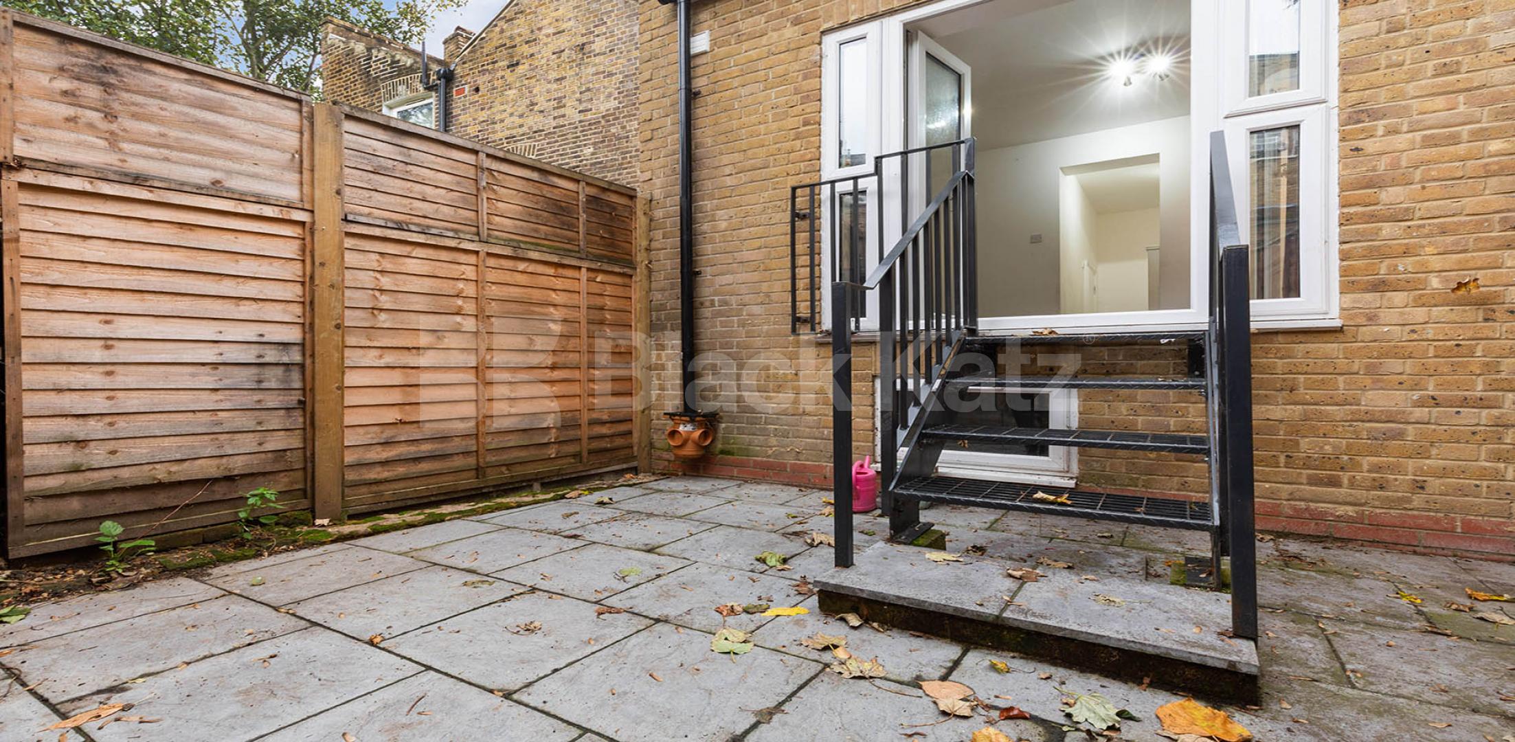 			2 Bedroom, 1 bath, 1 reception Apartment			 Foulden Road, STOKE NEWINGTON